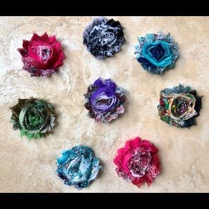 Girls 2.5” flower hair clips. Set of 8.